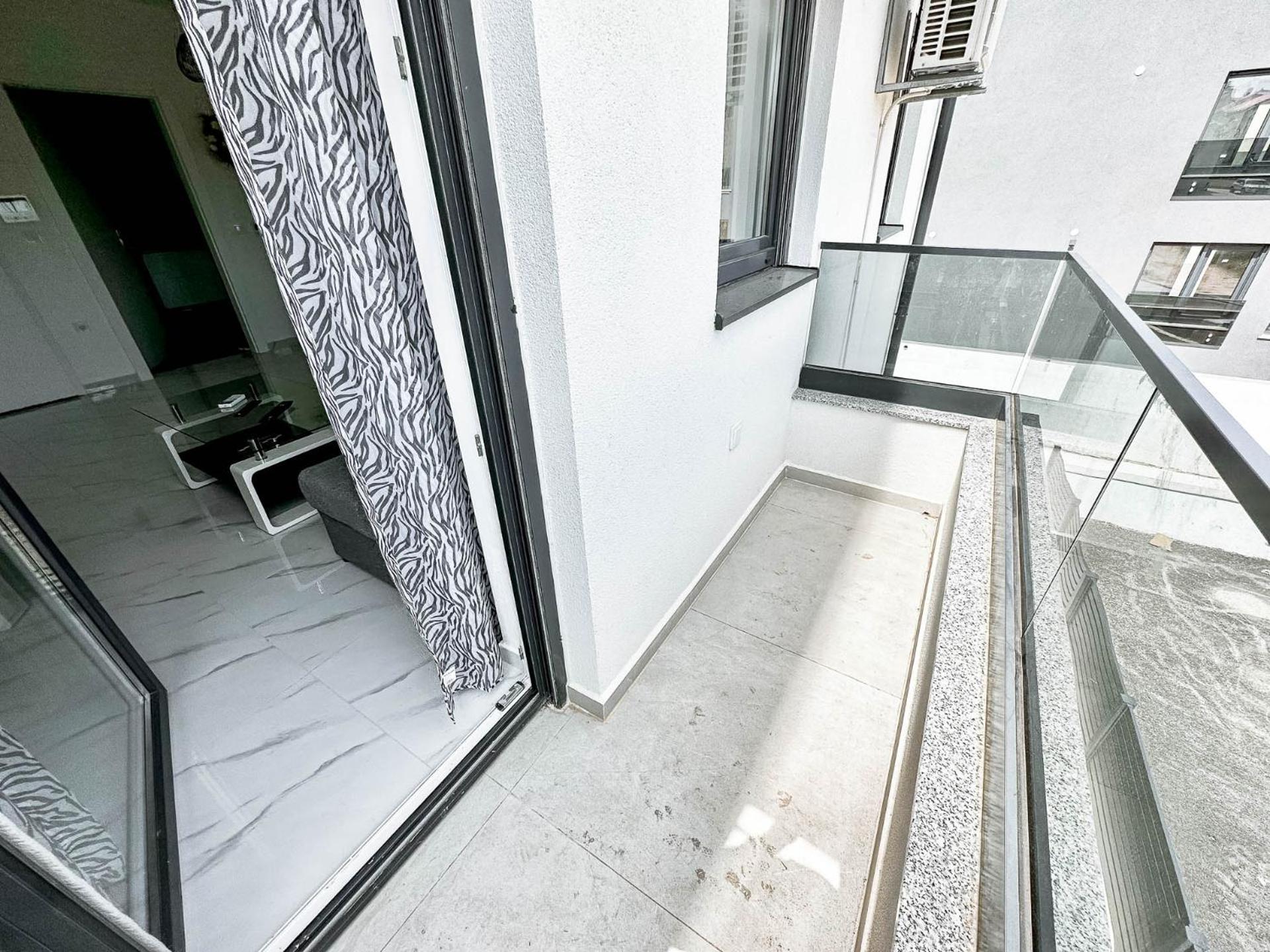 Brand New 2 Bed, 1 Bath Condo Zára Kültér fotó