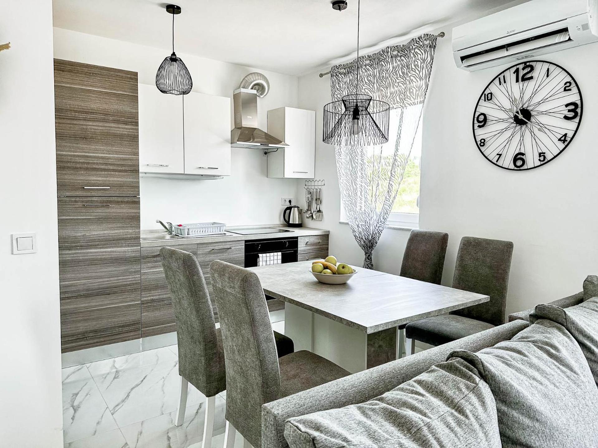 Brand New 2 Bed, 1 Bath Condo Zára Kültér fotó